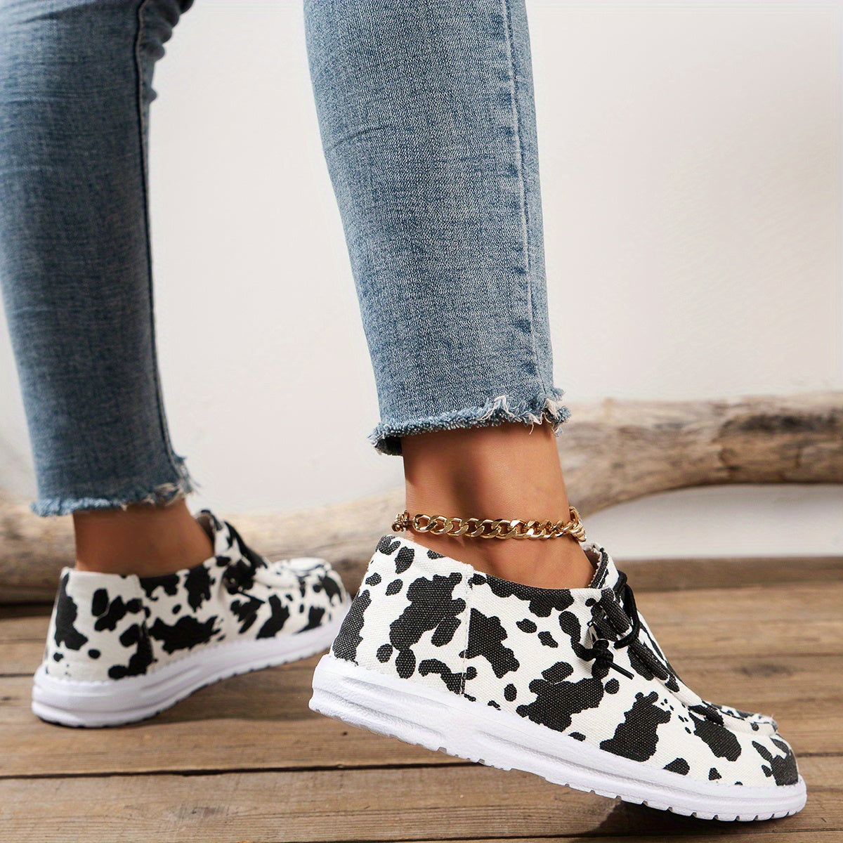 Women's Cow Pattern Canvas Shoes, Casual Lace Up Outdoor Shoes, Lightweight Low Top Sneakers
