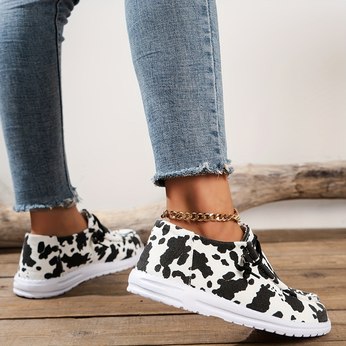 Women's Cow Pattern Canvas Shoes, Casual Lace Up Outdoor Shoes, Lightweight Low Top Sneakers